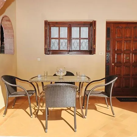 (40 M²) W Okolicy Z 1 Sypialniami I 1 łazienkami Apartament *